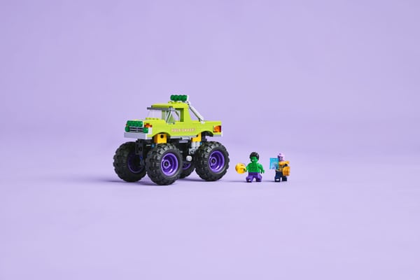 LEGO 76312 Le tout-terrain de Hulk contre Thanos — visuel 8 sur 8
