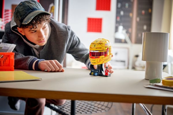 Scuderia Ferrari HP Lewis Hamilton Helmet - Image 10