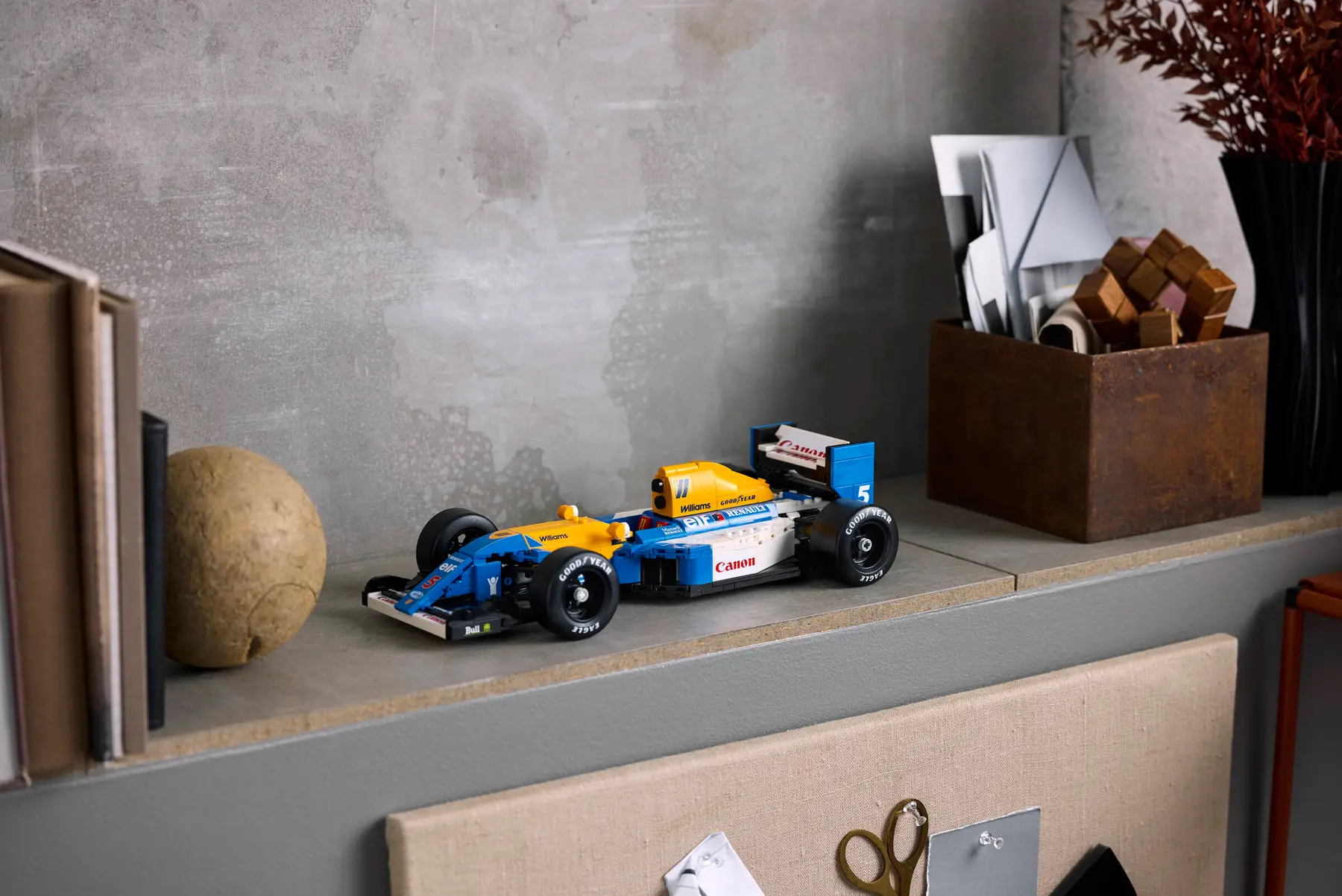 https://www.lego.com/cdn/cs/set/assets/bltbb03027ac16b9b1e/10353_Lifestyle_Envr_01_en-gb.jpg?format=webply&fit=bounds&quality=70&width=1200&height=1200&dpr=1.5