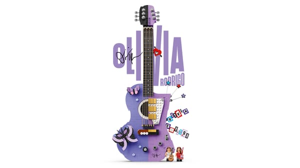Olivia Rodrigo's Dual Guitar - Image 11