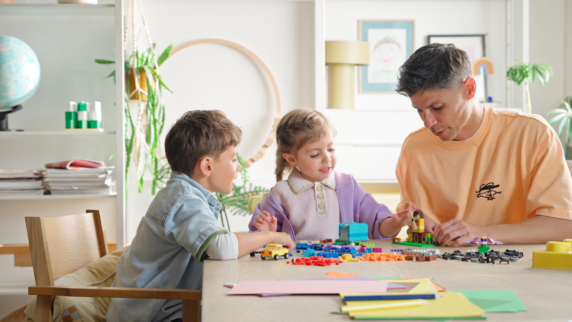 LEGO® Medium Creative Brick Box - Image 14