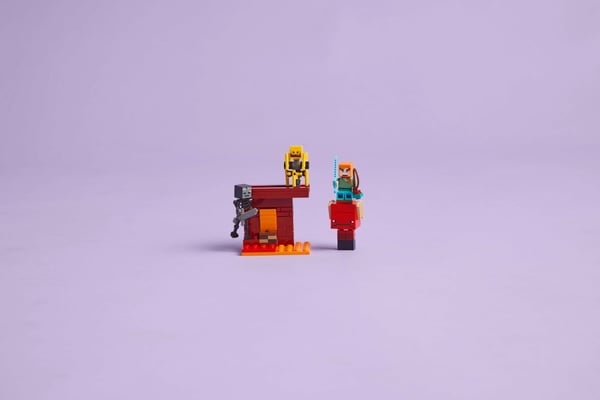 LEGO 21266 La bataille de la lave du Nether — visuel 8 sur 8