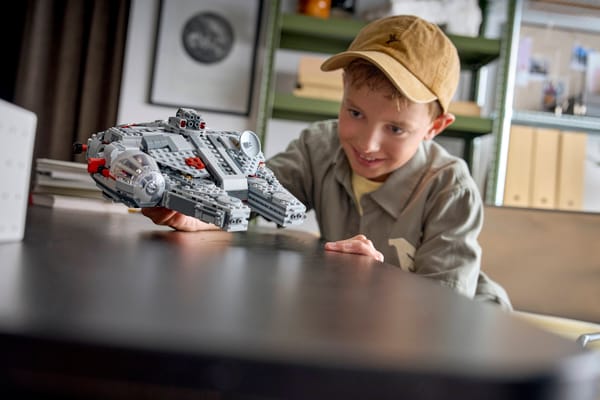 SMART Play™: Millennium Falcon™ - Image 12