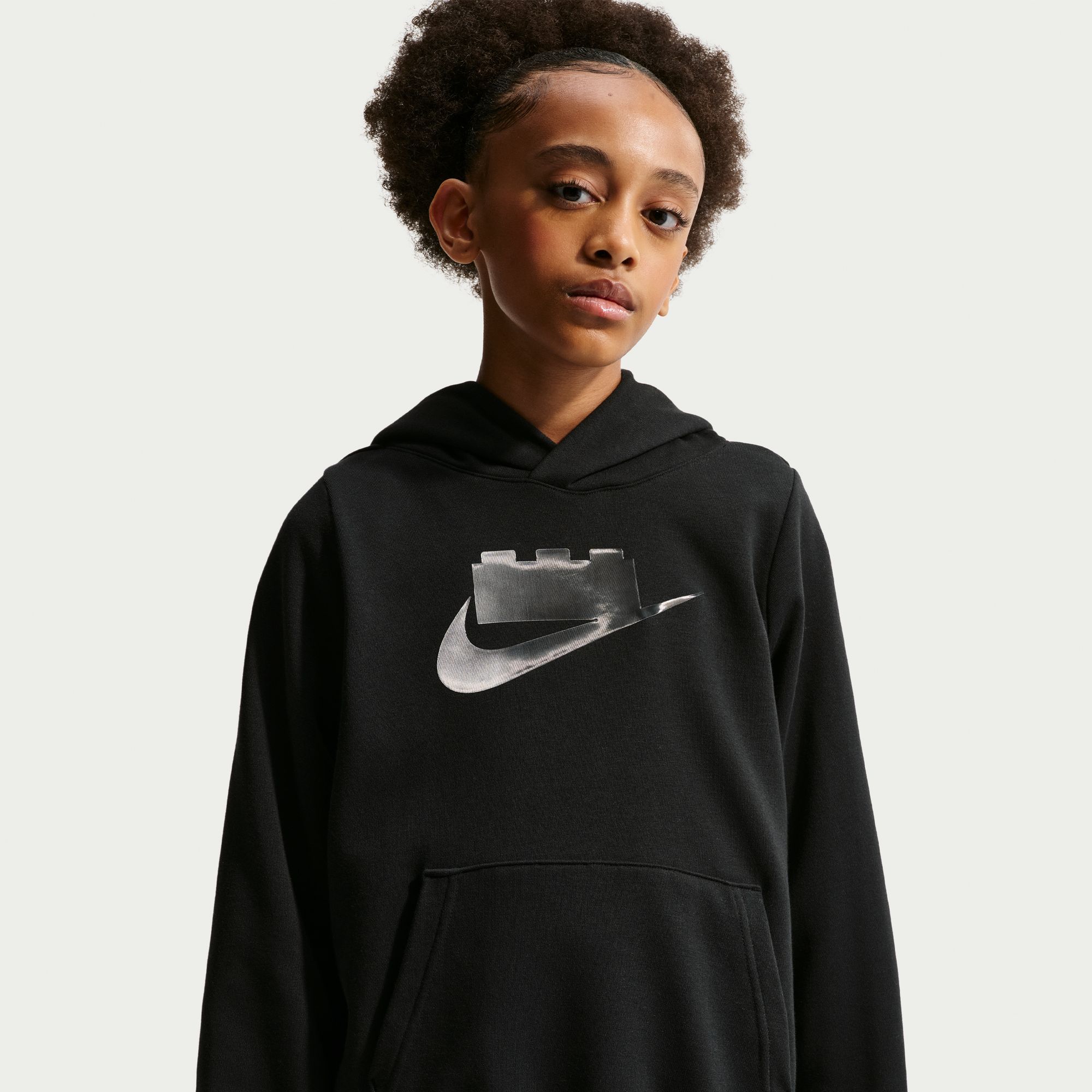 Nike x LEGO® Collection Hettegenser for store barn, svart