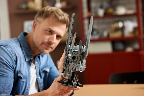 LEGO 11373 Le Seigneur des Anneaux : le casque de Sauron — visuel 5 sur 8