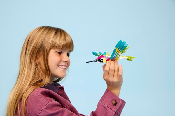 LEGO 31384 Animaux sauvages : le colibri coloré — visuel 8 sur 8