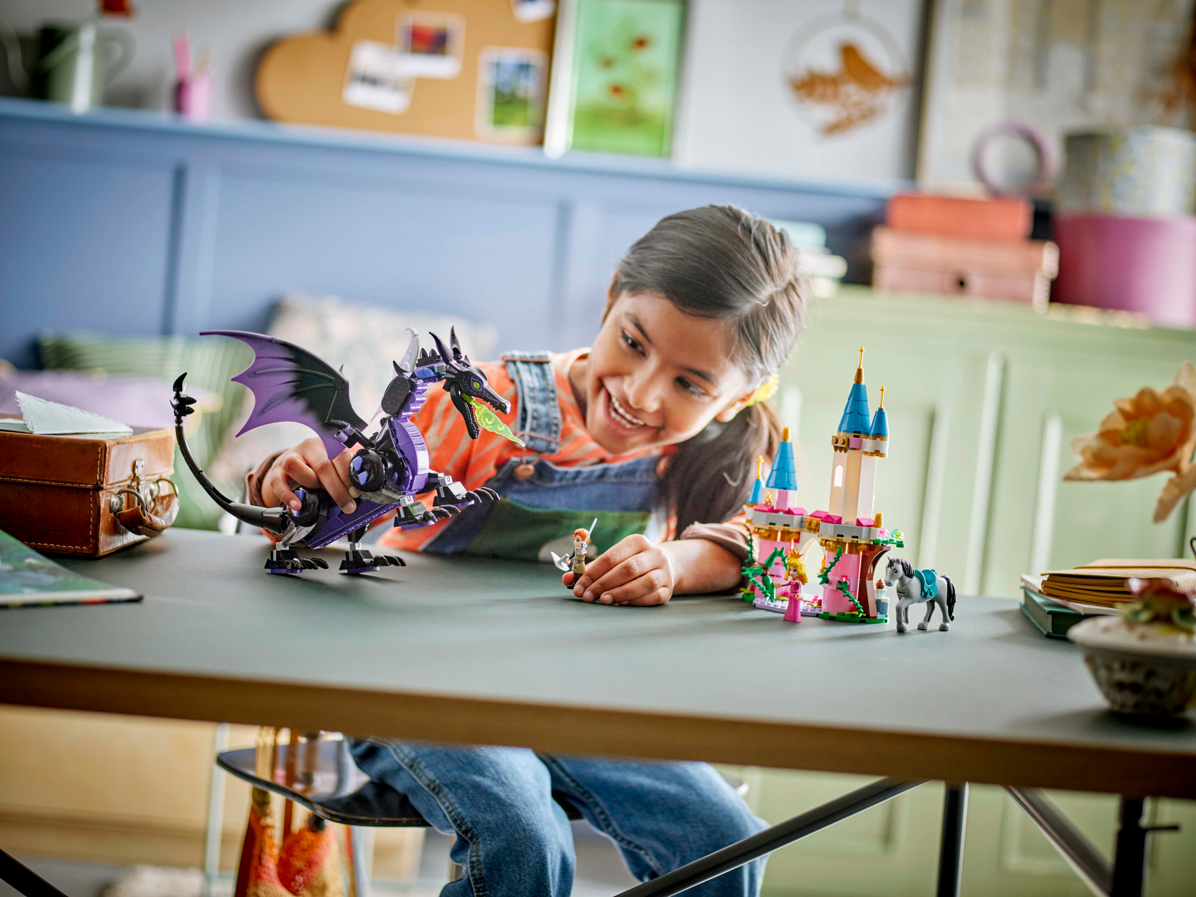 ドラゴンになったマレフィセント 43240 | ディズニー™ |レゴ®ストア