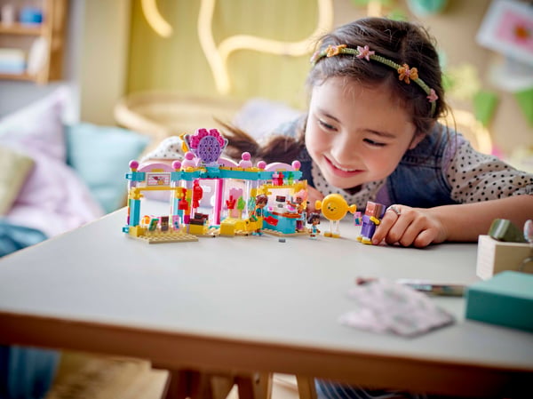 LEGO 42649 La confiserie de Heartlake City — visuel 7 sur 8