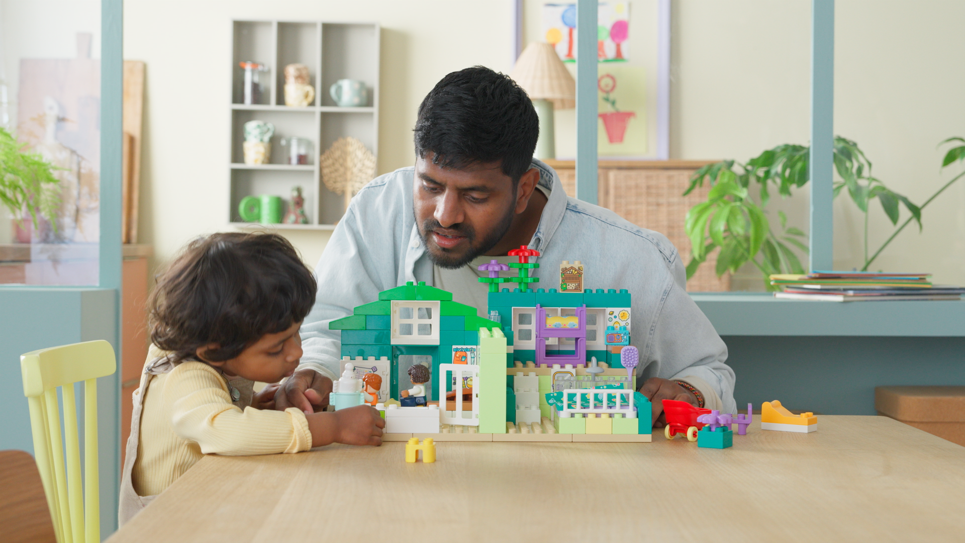 3 in 1 Modern Family House with Figures - Image 13