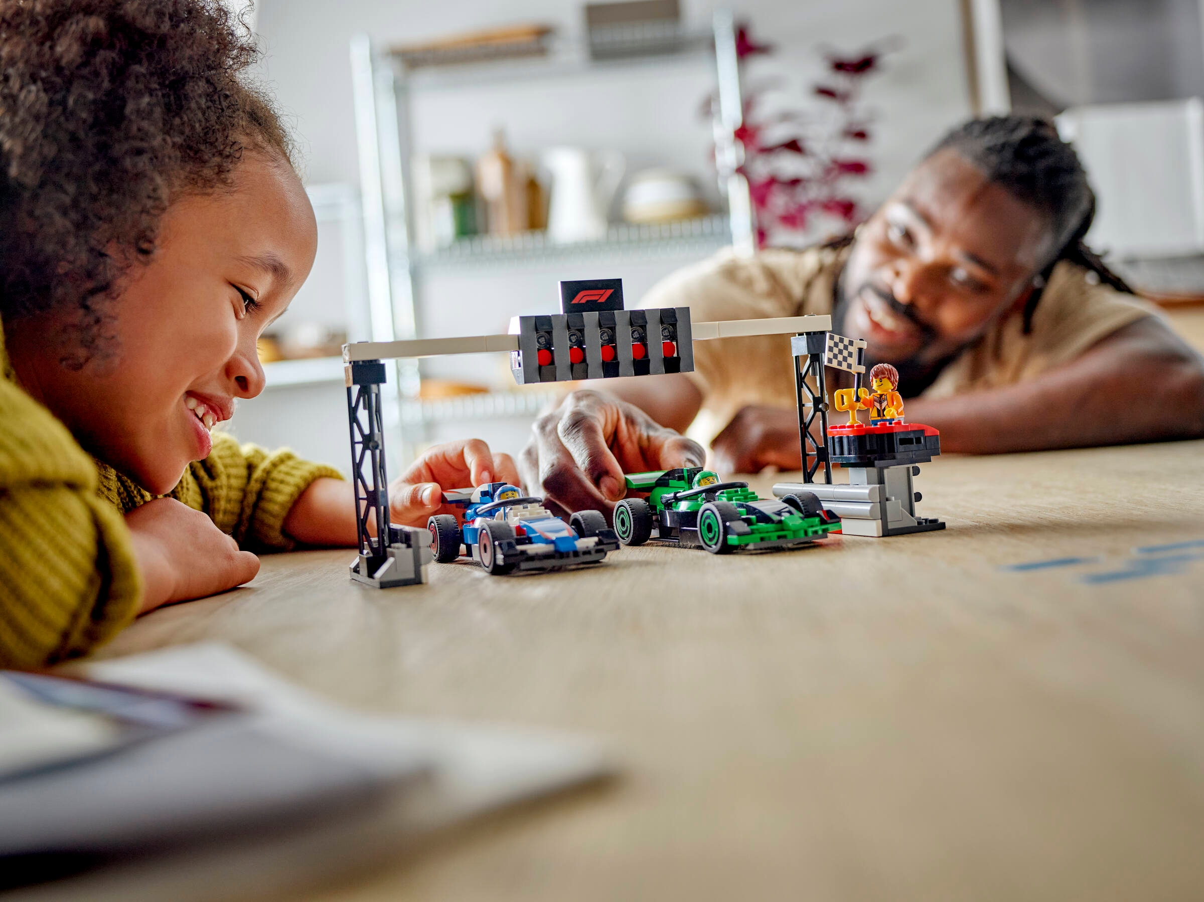 F1®グリッドと VCARB ＆ Sauber レースカー 60474 | シティ |レゴ