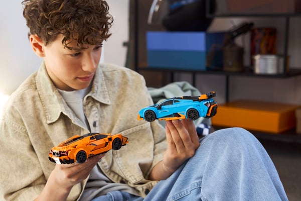 LEGO 77238 Lamborghini Revuelto et Huracán STO — visuel 8 sur 8