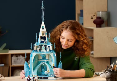 The Ice Castle 43197 Disney™ Buy online at the Official LEGO