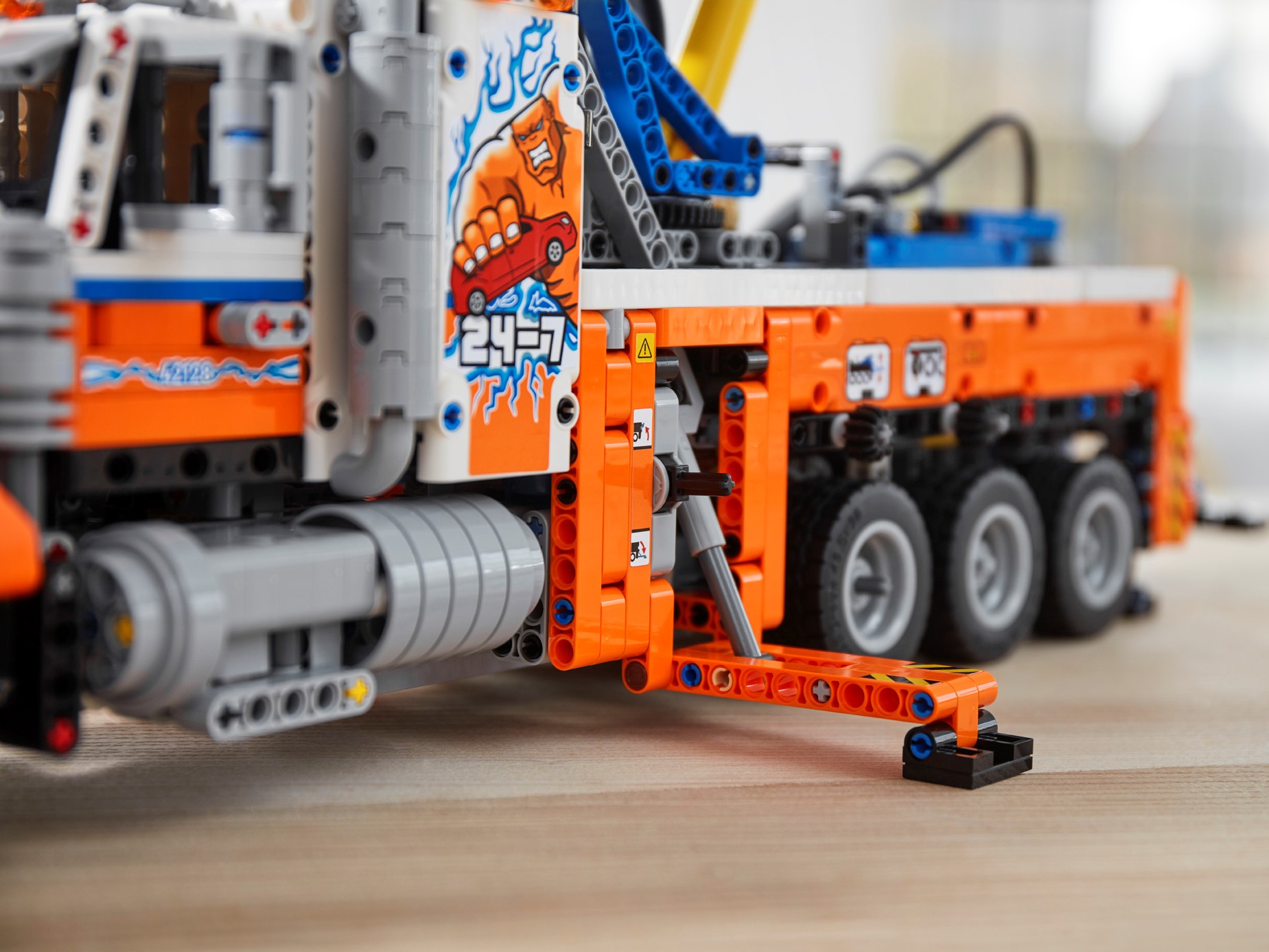 LEGO Technic 42128 NEUF Le camion de remorquage lourd Heavy-Duty Tow Truck 
