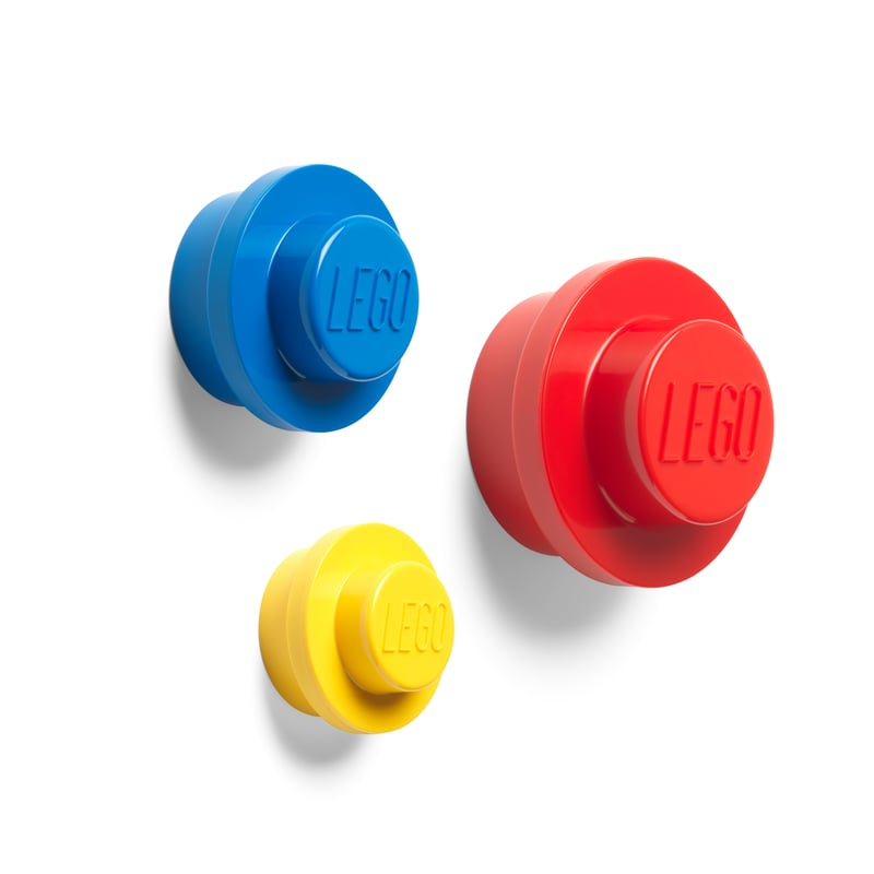 Le set LEGO 5005906 Lot de porte-manteaux rouge, bleu et jaune