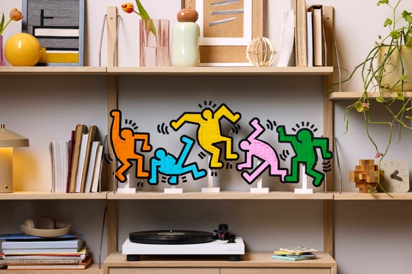 LEGO 31216 Keith Haring – Les figures dansantes — visuel 8 sur 8