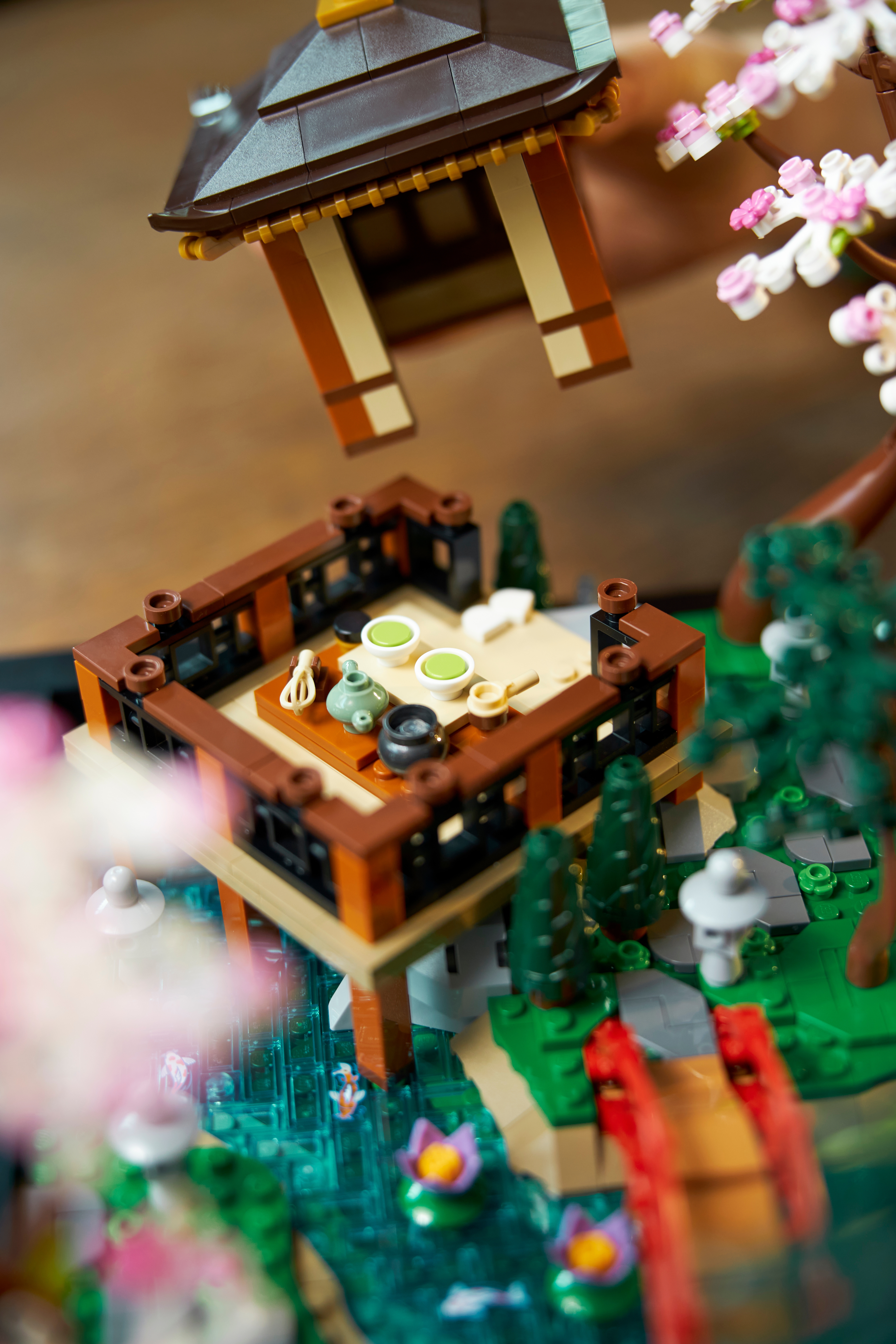 I have this little desk with the bonsai tree and tranquil garden, what  other sets will fit here in this style? : r/lego