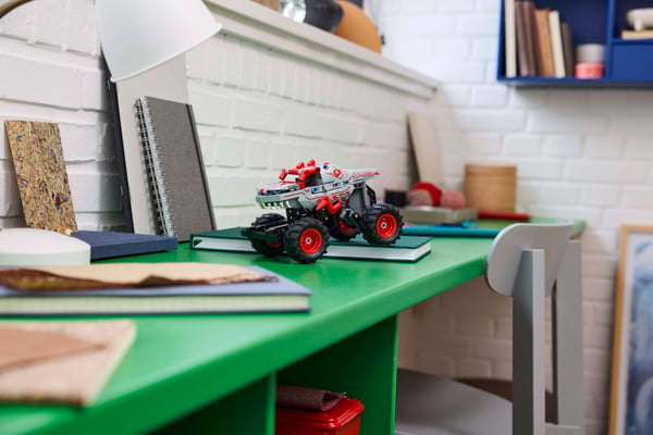 LEGO 42200 Monster Jam™ ThunderROARus™ à rétrofriction — visuel 8 sur 8