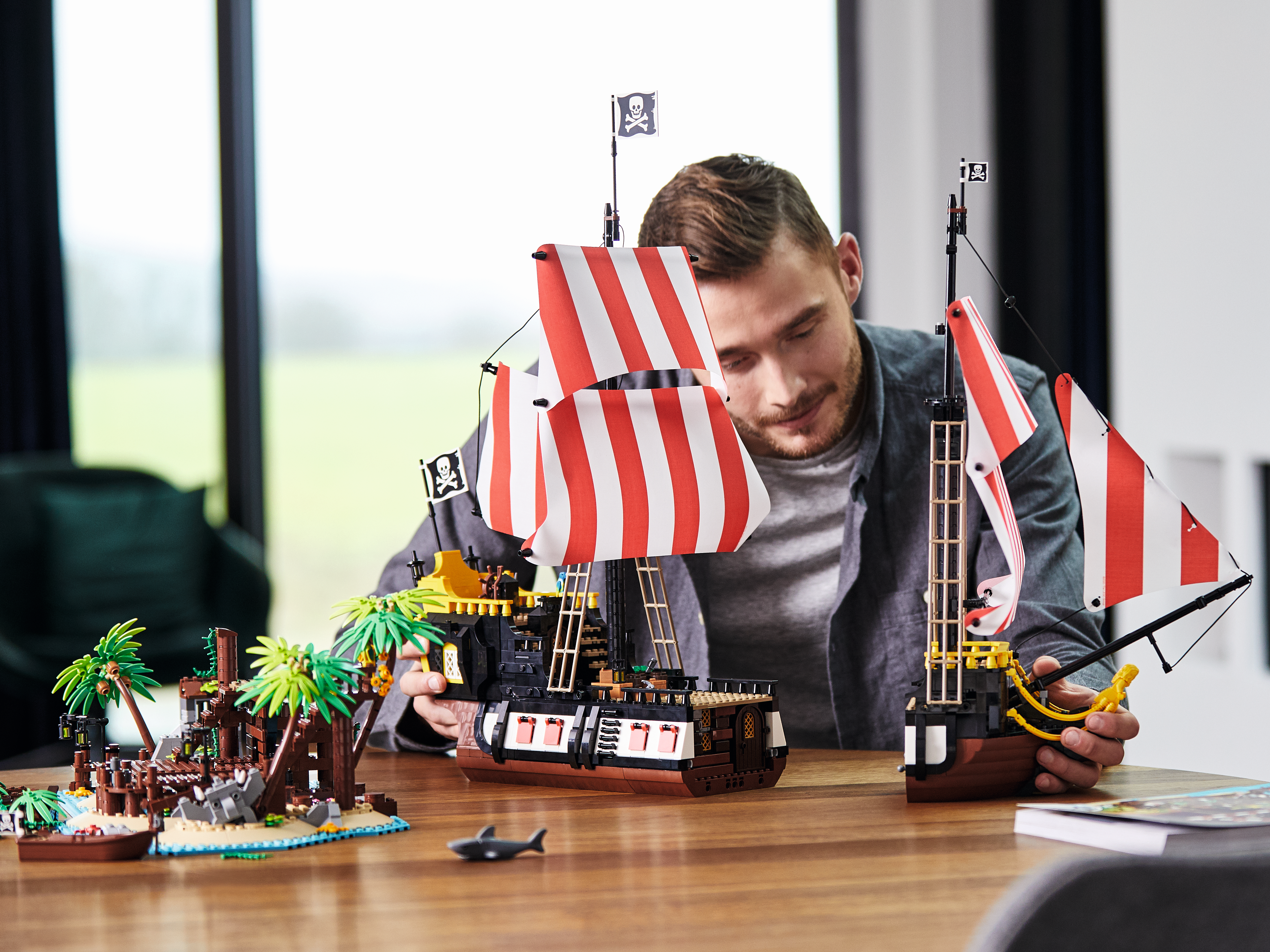 Pirates of Barracuda Bay 21322 | Ideas | Buy online at the