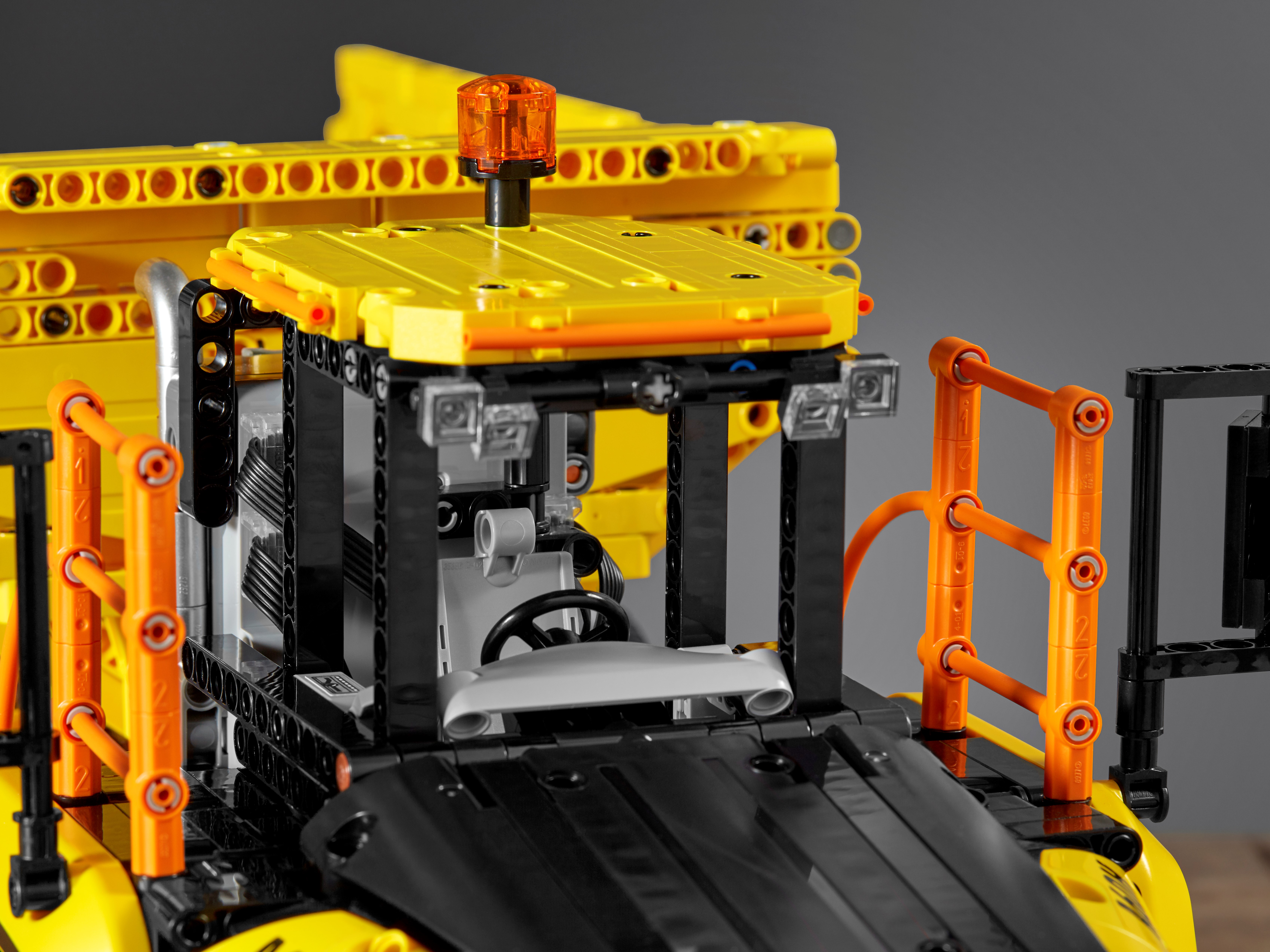 LEGO 42114 6x6 ボルボ アーティキュレート ダンプトラック-