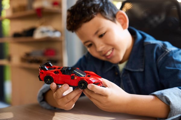 LEGO 77254 Voiture de course Ferrari SF90 XX Stradale — visuel 8 sur 8