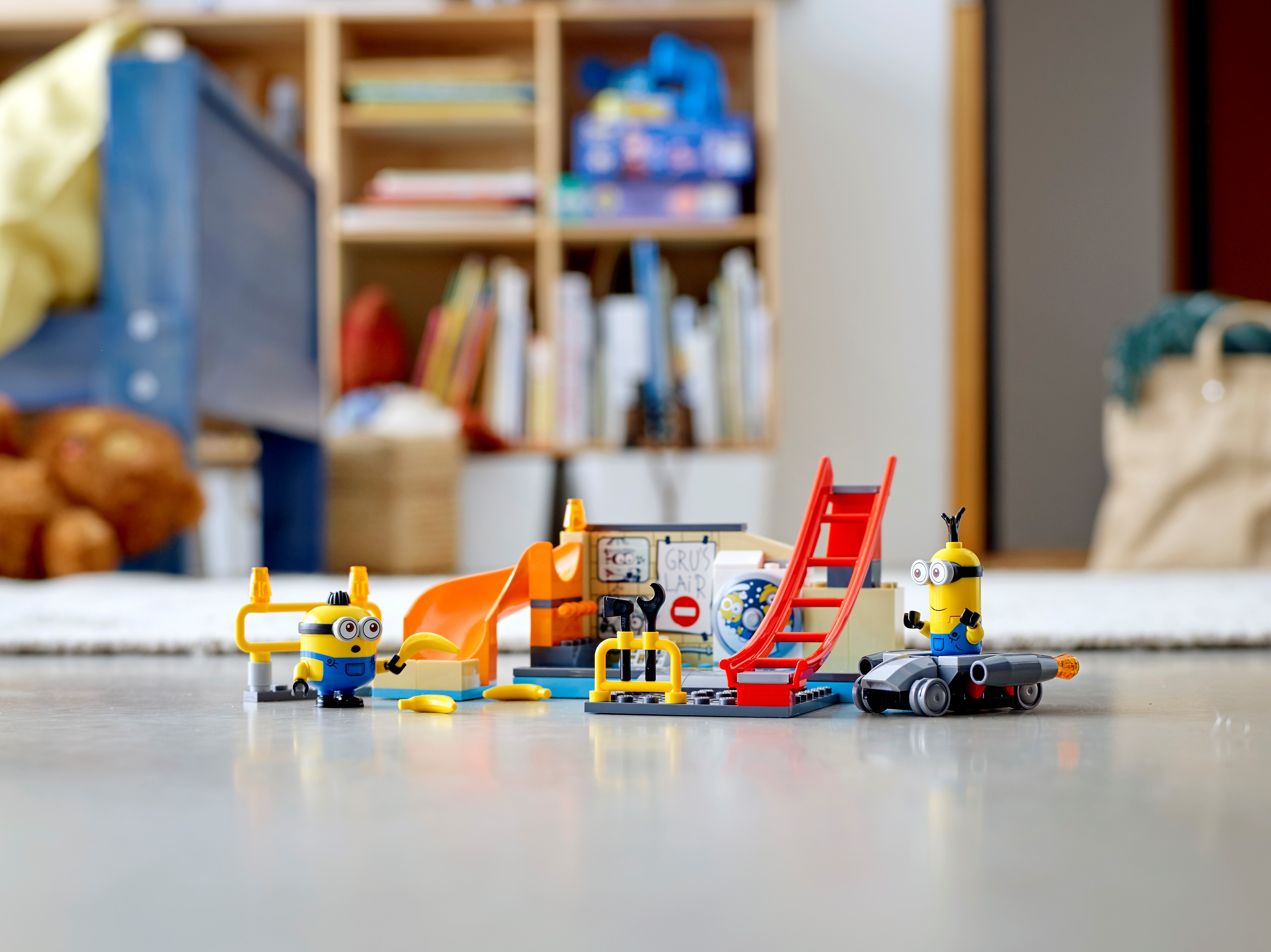 N様 Amazon.com: Lego 75546 Minions Minions in Gru's Laboratory : Toys