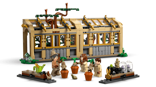 LEGO 76445 Le château de Poudlard : le cours de botanique — visuel 4 sur 8