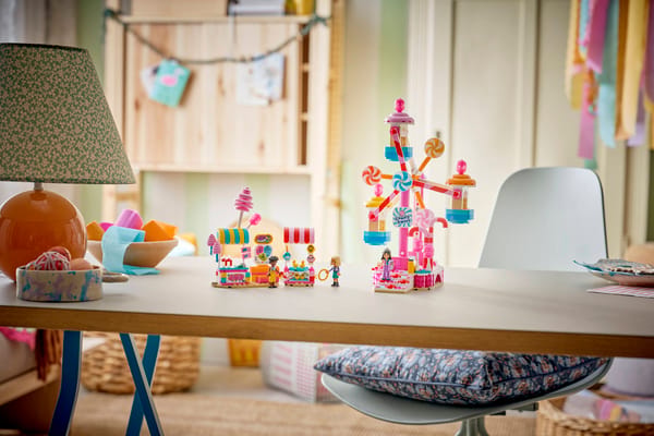 Candy & Cupcake Ferris Wheel - Image 16