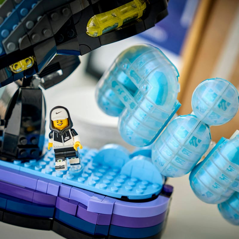 LEGO festeja los 30 años de las Nike Air Max 95 con un set armable 2 blte76f8eeef463f0d2 43025 Lifestyle envr 2