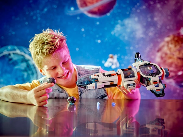LEGO 60446 Le vaisseau spatial galactique modulaire — visuel 8 sur 8
