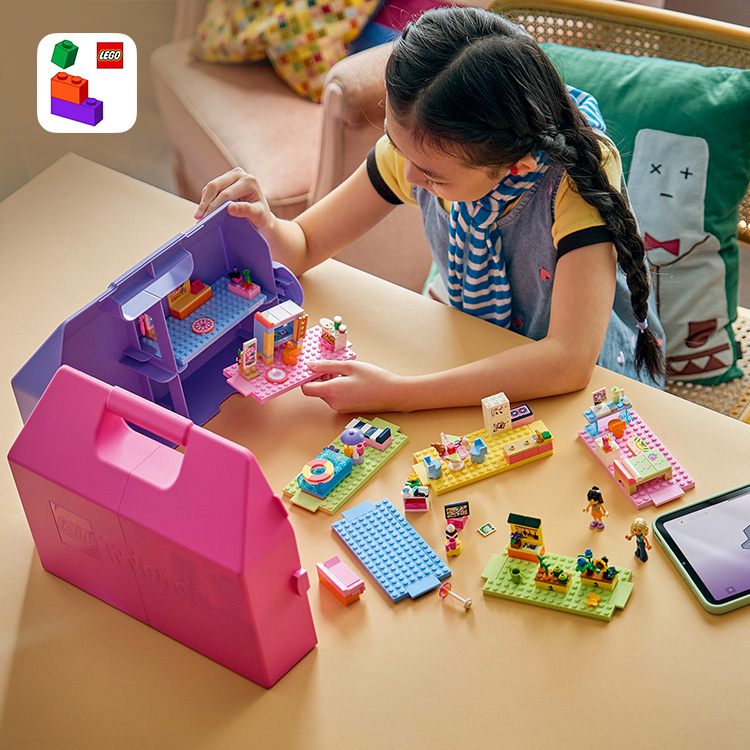 Creative Dollhouse Suitcase 42697 | Friends | Buy online at the