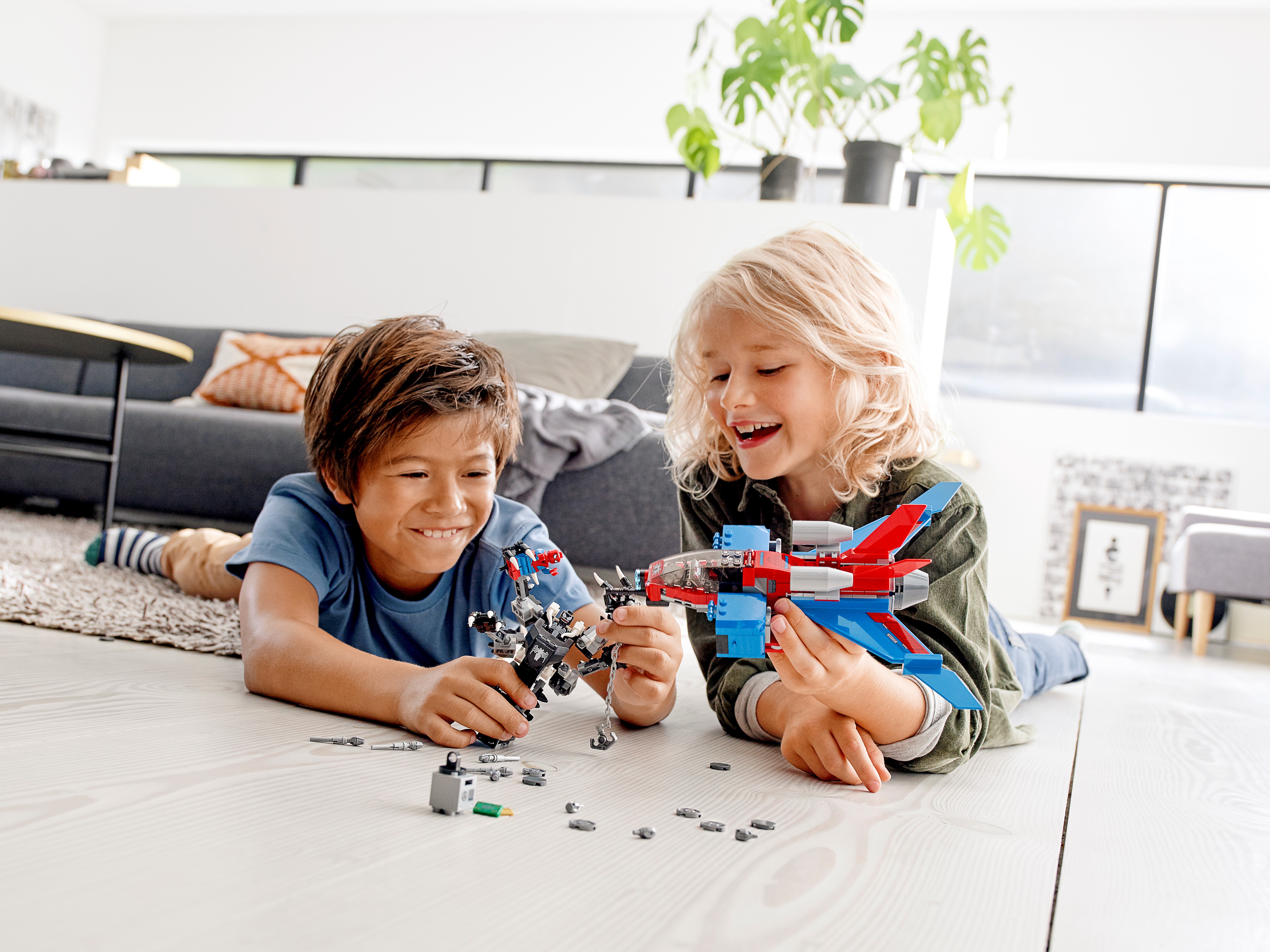 No.130刻印ෆ‪デザインチャームෆ‪ Spiderjet vs. Venom Mech 76150 | Marvel | Buy online at the