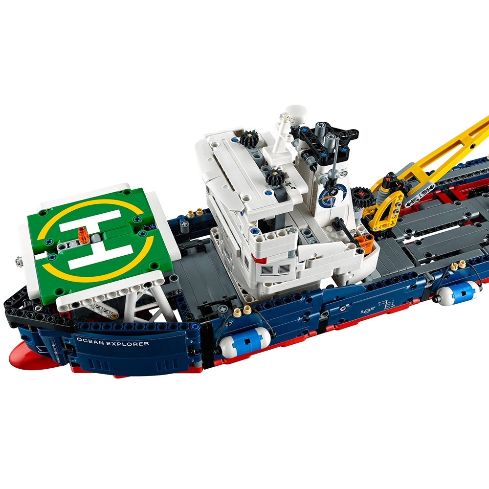 Ocean Explorer 42064 | Technic™ | Buy online at the Official LEGO