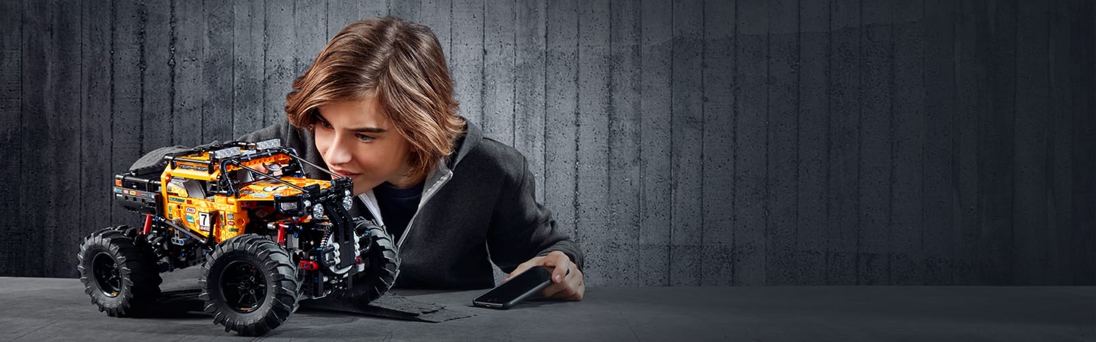 4X4 X-treme Off-Roader 42099 Technic™ Buy online at the