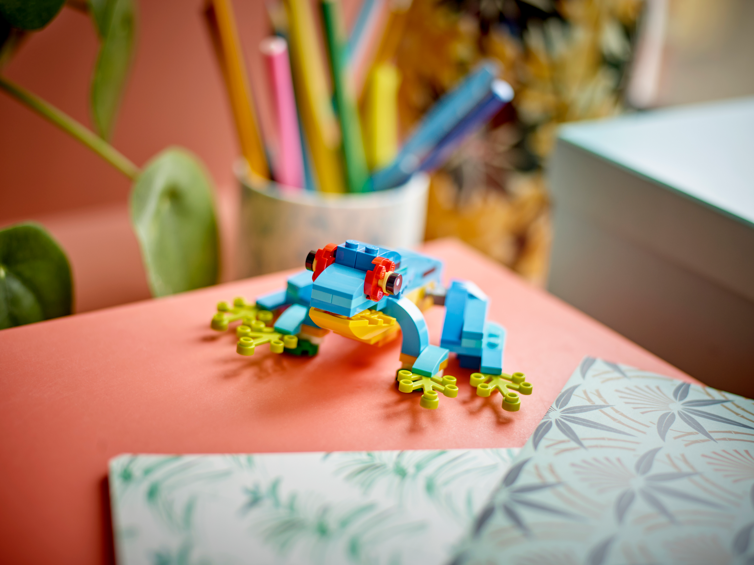 Exotic Parrot 31136 | Creator 3-in-1 | Buy online at the Official