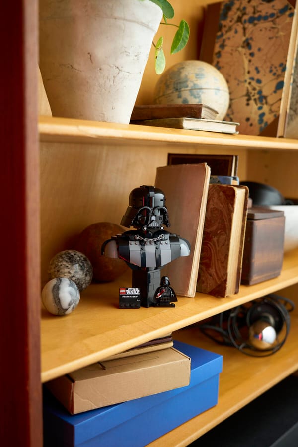 Darth Vader™ Bust - Image 11