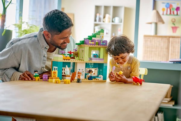 3 in 1 Modern Family House with Figures - Image 11
