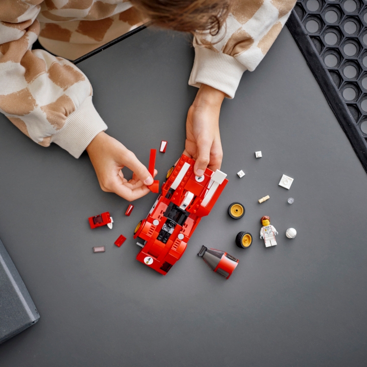 Foran dig George Bernard forligsmanden De bedste idéer til små julegaver | Officiel LEGO® Shop DK