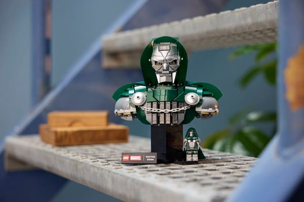 Doctor Doom Bust - Image 11