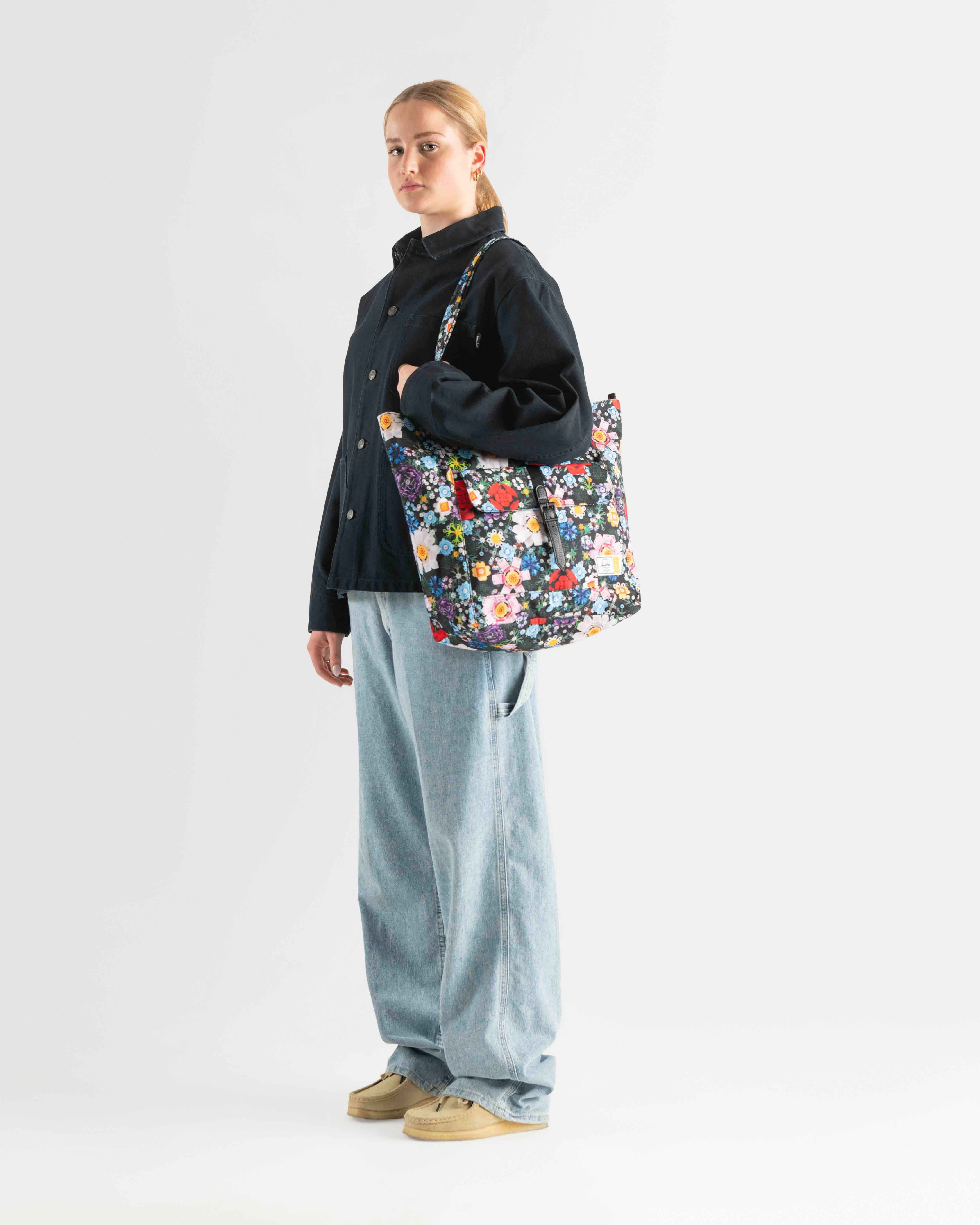 Herschel Retreat™ Tote – Garden Floral 5009281 | Other | Buy