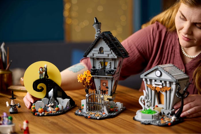 Best Halloween Gifts for Adults | Official LEGO® Shop US, image size:2000x1334