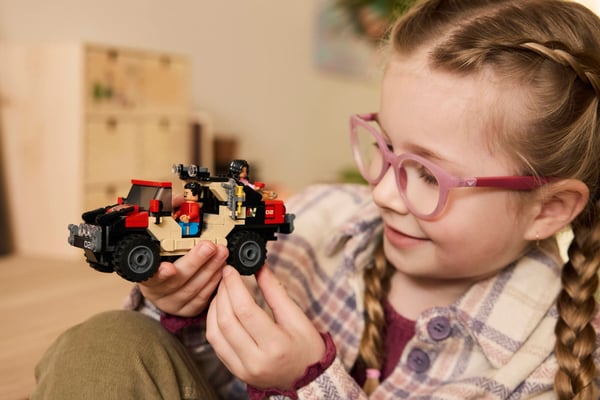 LEGO 76972 Le vélociraptor et l’évasion en 4x4 — visuel 7 sur 8