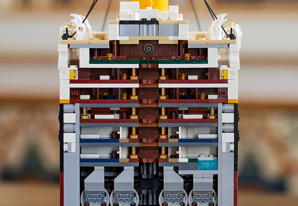 LEGO® Titanic 10294 | LEGO® Icons | Buy online at the Official