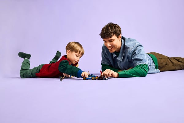 LEGO 71840 Le duel en voitures de course de Rogue et Drix — visuel 7 sur 8