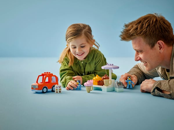LEGO 10458 Visite chez le marchand de glace avec Bluey — visuel 4 sur 8