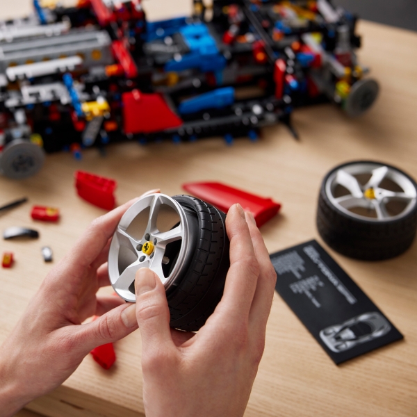 Acércate al Ferrari Daytona SP3 LEGO® Technic™ | Tienda oficial LEGO® ES