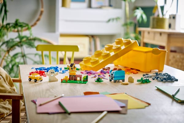 LEGO® Medium Creative Brick Box - Image 13
