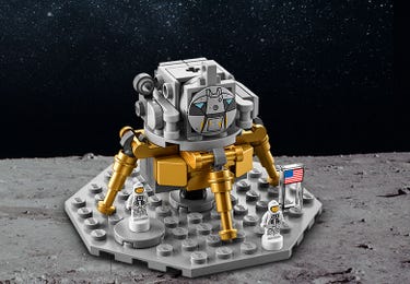 LEGO® NASA Apollo Saturn V