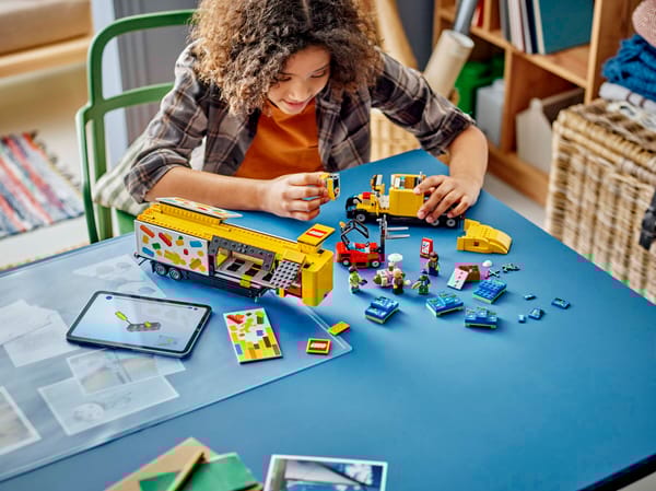 Yellow Delivery Truck - Image 12