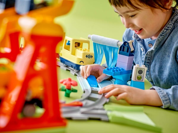 LEGO 10428 Le grand train communautaire interactif — visuel 7 sur 8