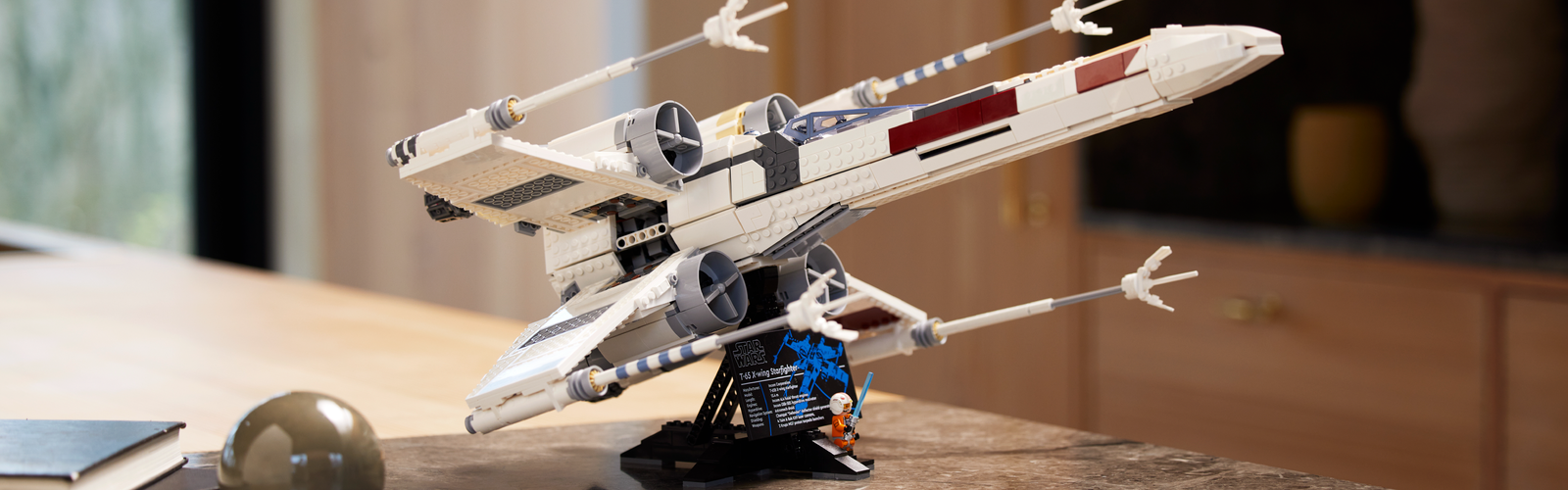 Ahsoka Tano Star Wars 150th edition LEGO BrickHeadz